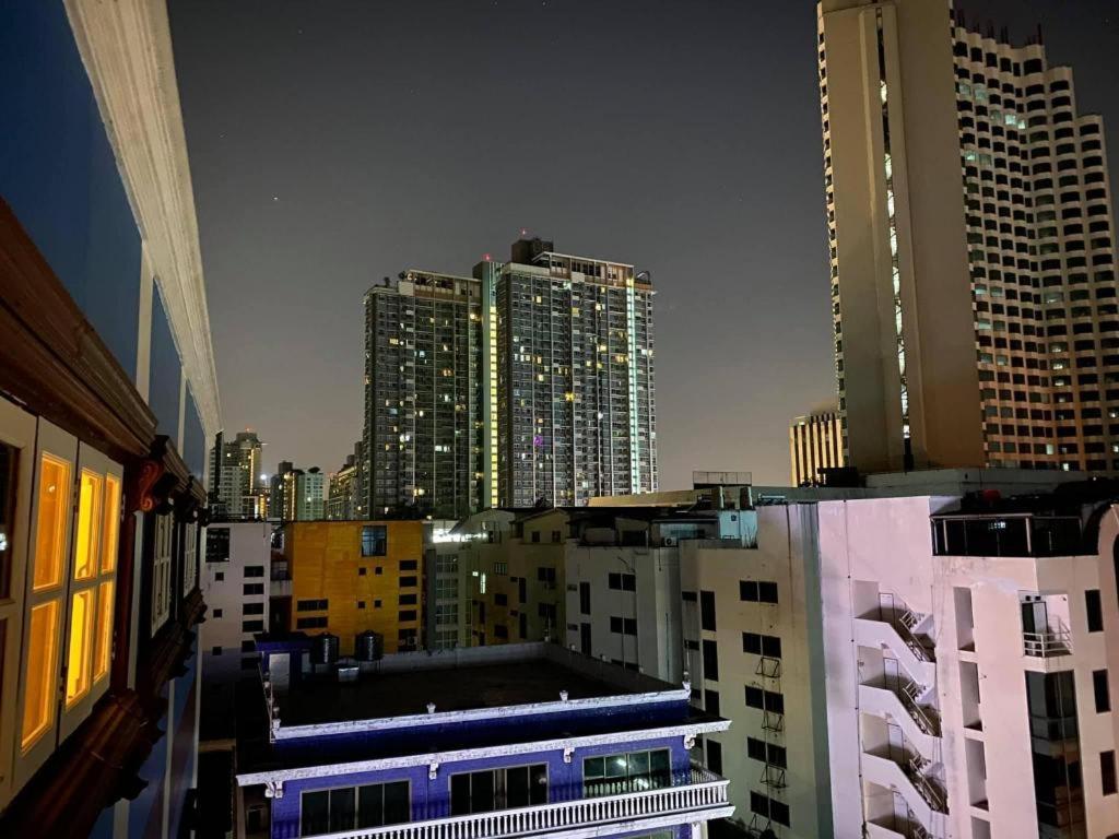 Rest@Ratchada hotel Bangkok Exteriér fotografie